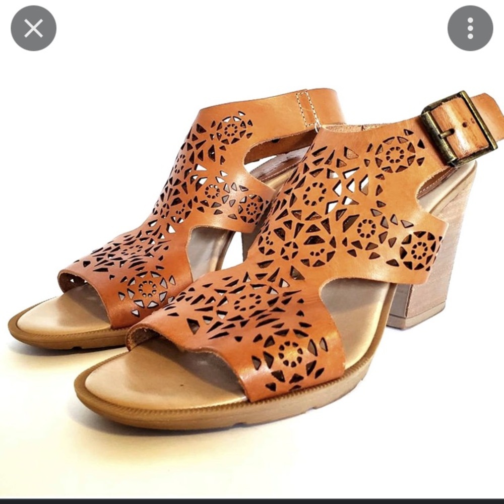 Anthropologie Barbara Barbieri leather cut out sandal made in Italy size 9